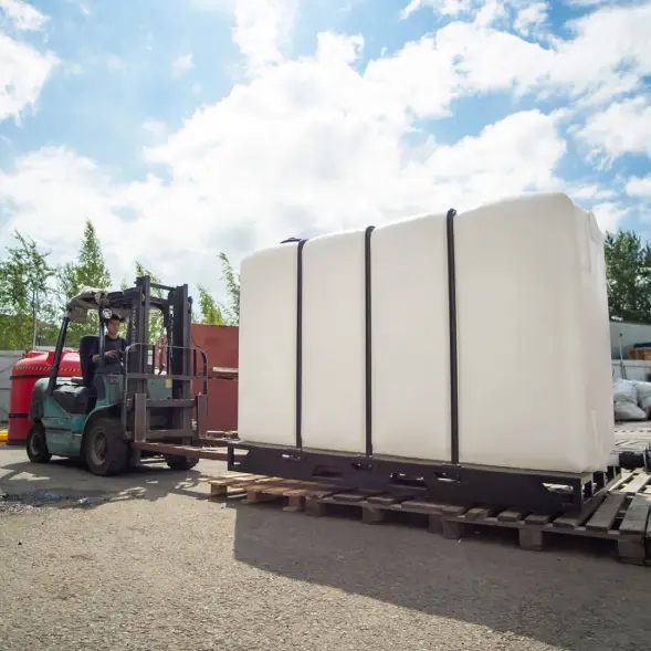 Емкость KR 4000л под плотность до 1.5 г/см3 белая в обрешетке (полный слив)