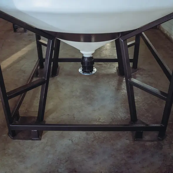 Емкость ЦКТ 5000 л с патрубком 110мм под плотность до 1,2 г/см3 белая в обрешетке