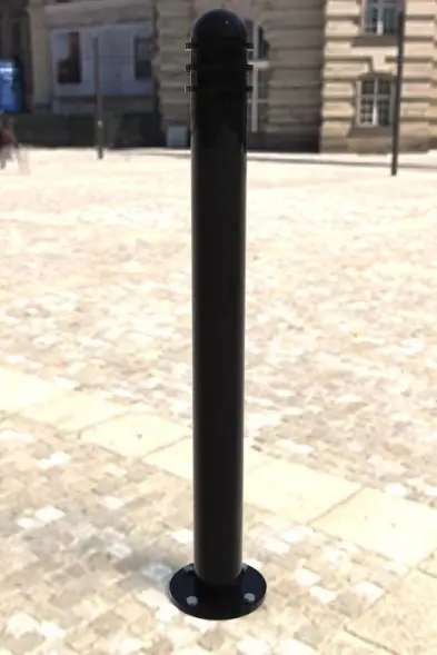 Тротуарный столбик «Тесла»