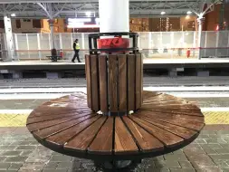 Скамейка стальная вокруг дерева или столба «Экспресс» С кашпо