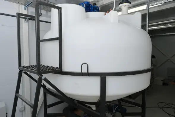 Емкость ЦКТ 3000 л с патрубком 110мм под плотность до 1,2 г/см³ белая