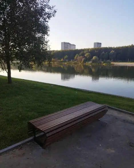 Скамейка стальная «Парадайз» без спинки 3,0 м (3 опоры)