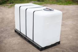 Емкость KR 4000л белая с откидной крышкой в обрешетке (полный слив)